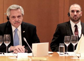 Anuncian adhesión casi total al canje y el viernes se levanta el noveno default .