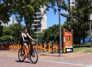 Corrientes y Córdoba serán las primeras avenidas porteñas con ciclovías.