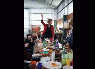 Todo mal. Personal de salud organizó una “despedida de soltera” clandestina.