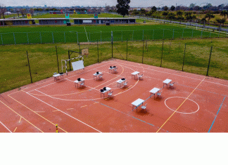 La Ciudad propone un regreso paulatino a clases en espacios abiertos.