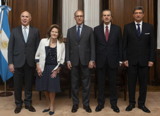 Réplica de la Corte al Presidente.