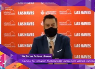 Trucho a la valenciana: un concejal español usó tapabocas y fingió hablar en inglés con un doblajista. Hay video.