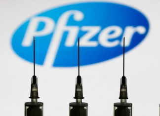 Tras la aprobación en Inglaterra, Pfizer presentó el pedido de autorización en la Anmat.