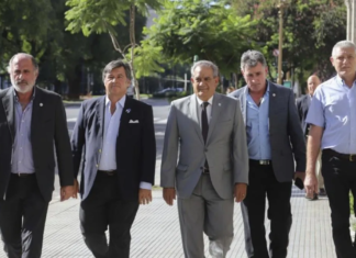 In péctore: El campo analiza un paro total.