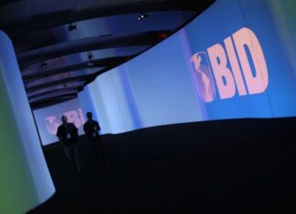 Removieron a Mauricio Claver-Carone como presidente del BID.