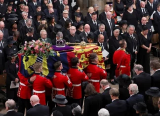 La despedida final de Isabel II