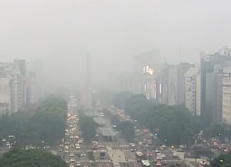 Nueva jornada con humo y olor a quemado en la Ciudad de Buenos Aires