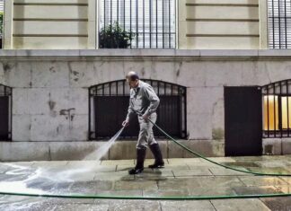 Un fallo ratificó el despido de un encargado de edificio por espiar a los propietarios